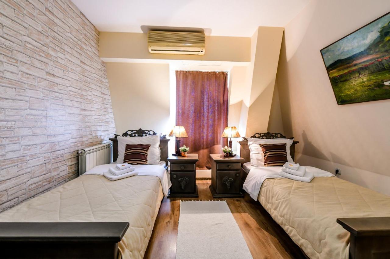 Vila Hit Ruma Bagian luar foto