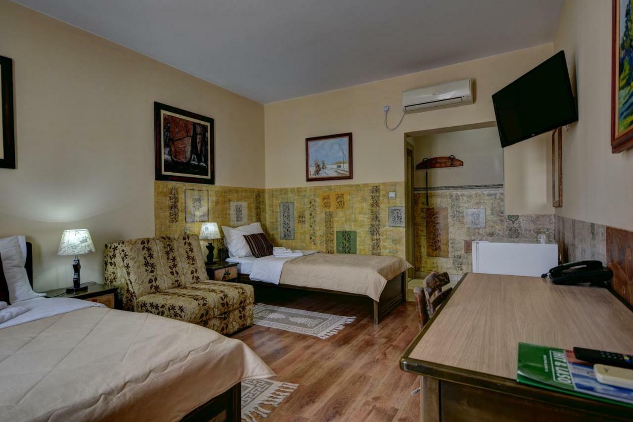 Vila Hit Ruma Bagian luar foto